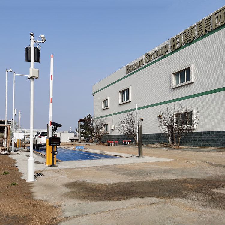 青島柏尊集團(tuán)2臺無人值守稱重系統(tǒng)以及地磅汽車衡，維特沃斯地磅廠家進(jìn)行安裝調(diào)試完成交付客戶使用，柏尊集團(tuán)位于青島市黃島區(qū)，下面直接分享客戶現(xiàn)現(xiàn)場照片。